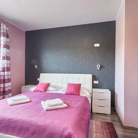 Karli Villa